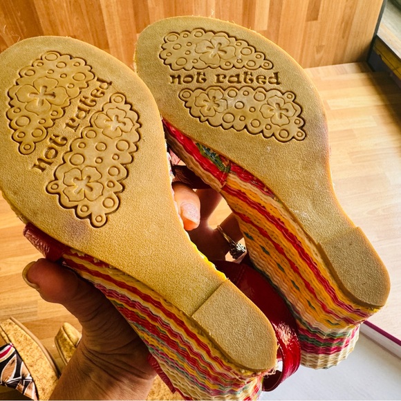 Not rated summer nights red striped wedge high heel sandals size 7.5 - Picture 11 of 12